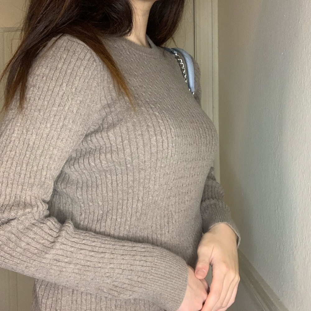 Brown sweater for neutral outfits😍